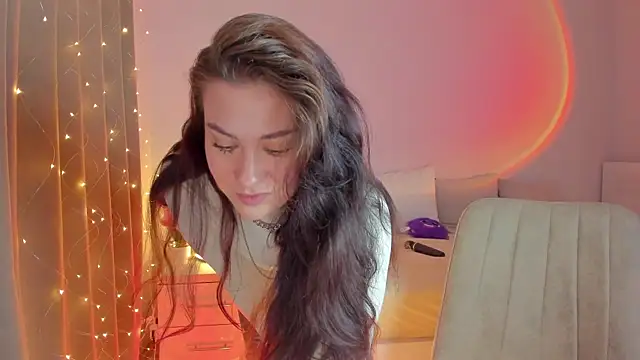 MiaKhallirae online show from December 15, 2025, 2:10 pm