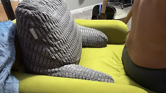 Mickelangello75 online show from November 4, 2025, 2:38 pm