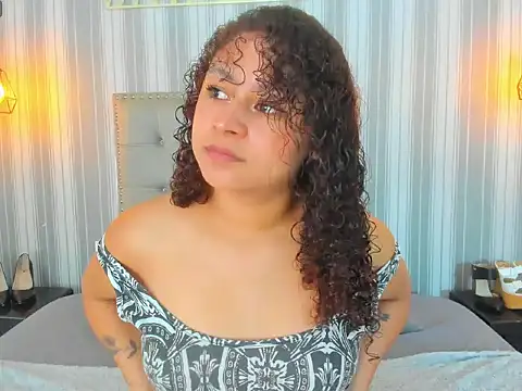 Snapshot of Sofiapassionne chatting on February 24, 2026, 3:21 pm Sofiapassionne online show from February 24, 2026, 3:21 pm