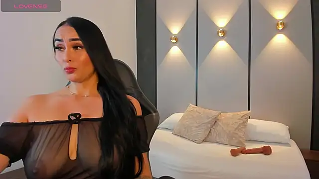 ashly moonn online show from December 18, 2025, 12:33 pm