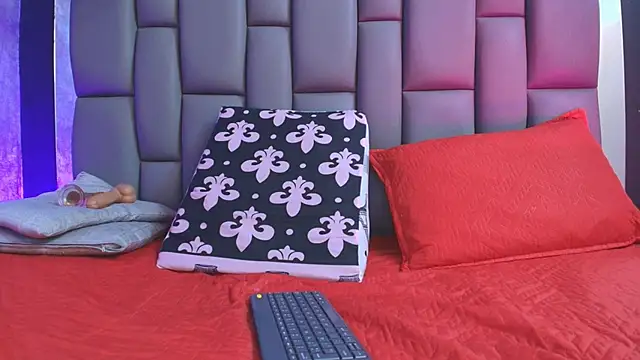 kissme luna online show from September 12, 2025, 7:14 pm