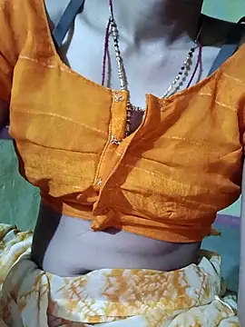 Snapshot of Aasha_devi05 chatting on October 1, 2025, 11:00 pm Aasha devi05 online show from October 1, 2025, 11:00 pm