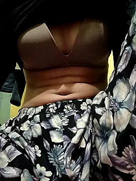 Snapshot of Aasha_devi05 chatting on October 25, 2025, 12:29 am Aasha devi05 online show from October 25, 2025, 12:29 am