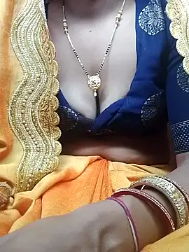 Snapshot of Aasha_devi05 chatting on December 3, 2025, 3:43 pm Aasha devi05 online show from December 3, 2025, 3:43 pm