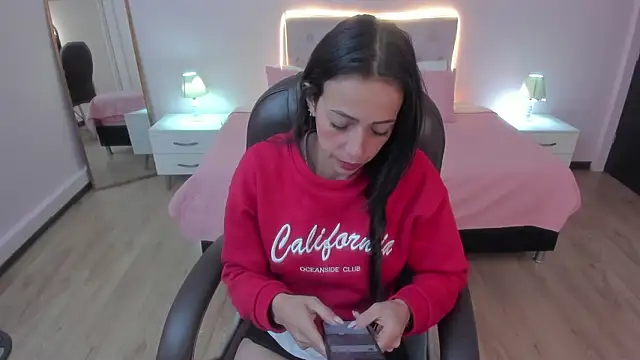 Snapshot of Mariam_Lopez__ chatting on February 27, 2026, 3:39 am Mariam Lopez online show from February 27, 2026, 3:39 am