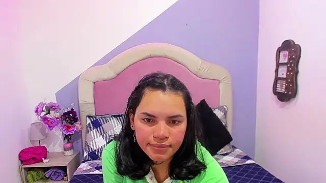 Snapshot of Angelina_rossy chatting on October 9, 2025, 4:10 am Angelina rossy online show from October 9, 2025, 4:10 am