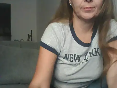 Avelinii online show from May 24, 2026, 4:12 pm
