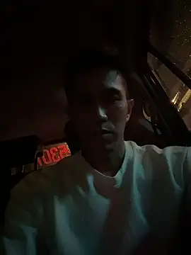 Snapshot of gooodboiii chatting on October 27, 2025, 2:32 pm gooodboiii online show from October 27, 2025, 2:32 pm