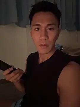 Snapshot of gooodboiii chatting on November 10, 2025, 1:32 pm gooodboiii online show from November 10, 2025, 1:32 pm