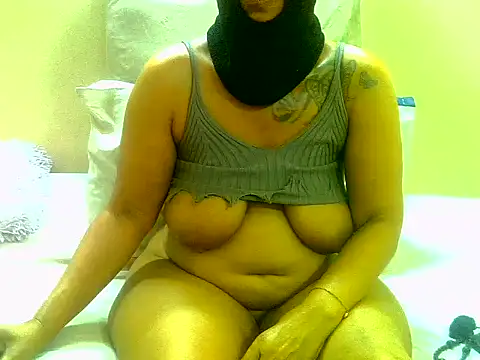 Sweetcandyxxxx30 online show from October 13, 2025, 6:35 am
