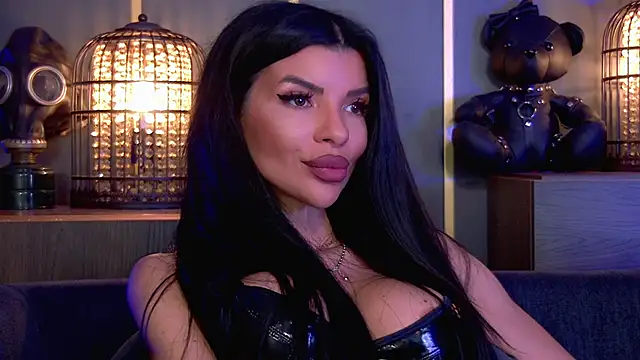 Snapshot of EleniaDevons chatting on April 1, 2026, 1:41 pm EleniaDevons online show from April 1, 2026, 1:41 pm
