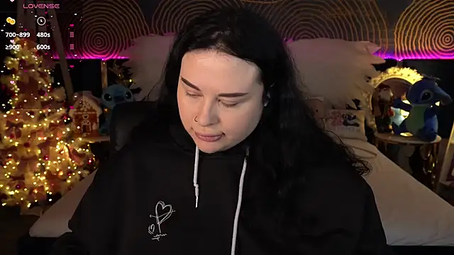 Snapshot of SerahMirabeli chatting on January 6, 2026, 7:39 pm SerahMirabeli online show from January 6, 2026, 7:39 pm