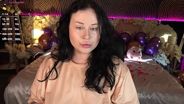 Snapshot of SerahMirabeli chatting on February 10, 2026, 8:02 pm SerahMirabeli online show from February 10, 2026, 8:02 pm