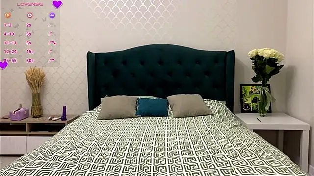 Snapshot of Jessica1West chatting on October 25, 2025, 4:57 pm Jessica1West online show from October 25, 2025, 4:57 pm