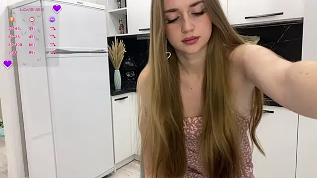 Snapshot of Jessica1West chatting on November 5, 2025, 5:13 pm Jessica1West online show from November 5, 2025, 5:13 pm