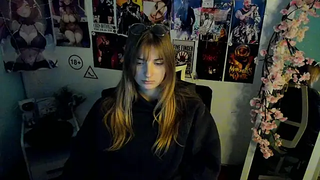 Snapshot of NeyliDream chatting on November 29, 2025, 1:14 pm NeyliDream online show from November 29, 2025, 1:14 pm