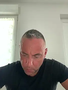 Marronglace1 online show from June 3, 2026, 4:01 pm