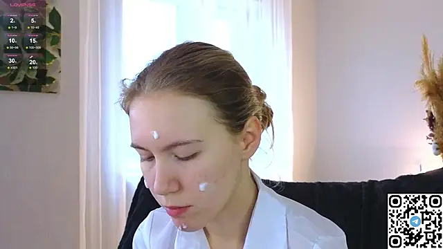 Succubelle online show from October 21, 2025, 6:03 am