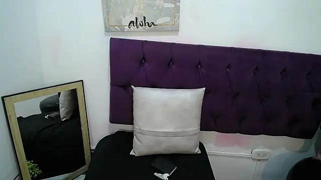 SofiaKitty-love online show from January 9, 2026, 6:53 pm