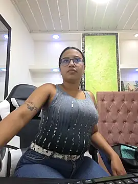 susan mooree online show from November 30, 2025, 5:50 pm