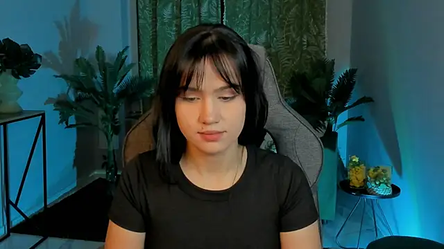 Snapshot of MonicaFarmer chatting on November 26, 2025, 5:36 pm MonicaFarmer online show from November 26, 2025, 5:36 pm