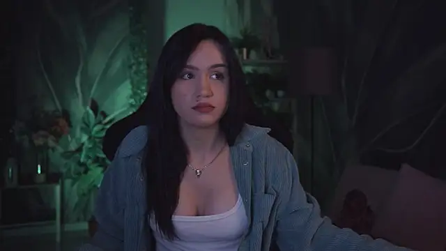 Snapshot of MonicaFarmer chatting on February 4, 2026, 2:28 am MonicaFarmer online show from February 4, 2026, 2:28 am