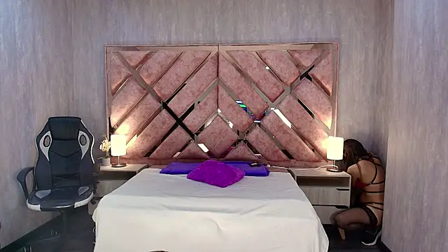 ANABELL BROWN online show from November 11, 2025, 7:36 pm