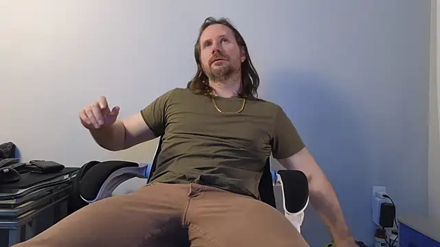 Snapshot of AlbinoAdonis chatting on March 11, 2026, 2:28 am AlbinoAdonis online show from March 11, 2026, 2:28 am