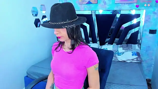 Snapshot of Charlotte_Landry__ chatting on February 10, 2026, 5:06 pm Charlotte Landry online show from February 10, 2026, 5:06 pm