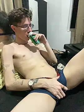 Snapshot of HeiRique chatting on October 6, 2025, 5:27 am HeiRique online show from October 6, 2025, 5:27 am