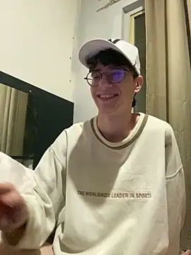 Snapshot of HeiRique chatting on October 27, 2025, 3:54 am HeiRique online show from October 27, 2025, 3:54 am