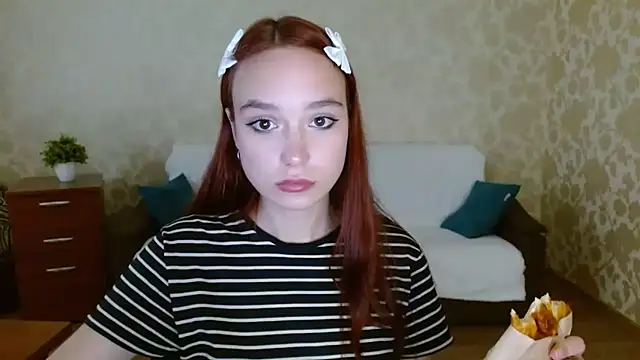 Snapshot of aFoxie chatting on September 14, 2025, 9:08 am aFoxie online show from September 14, 2025, 9:08 am