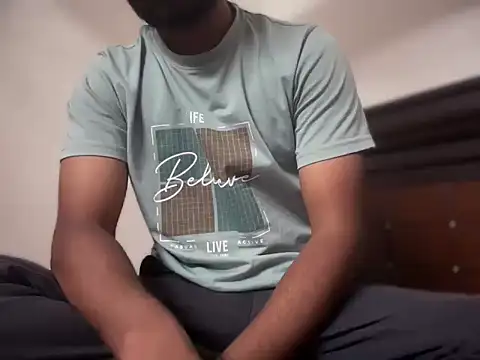 bossyjuicy online show from March 20, 2026, 7:41 pm