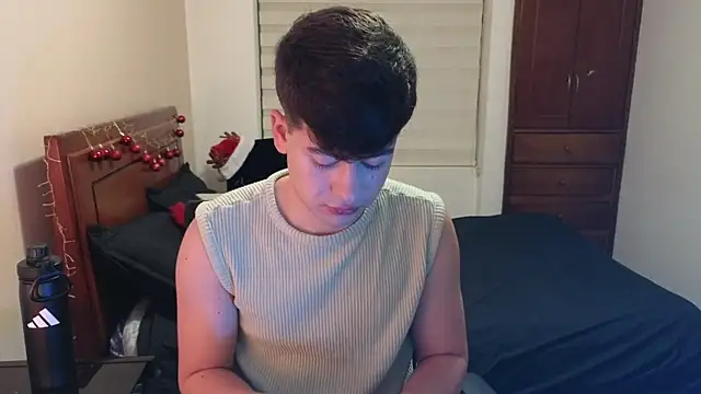 tightncuteass online show from November 22, 2025, 11:26 pm