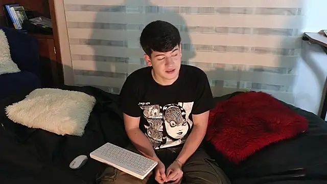 tightncuteass online show from March 19, 2026, 12:58 am