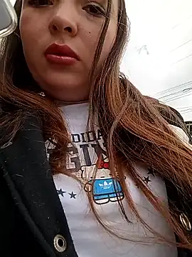 Lunna azul online show from September 25, 2025, 2:21 pm