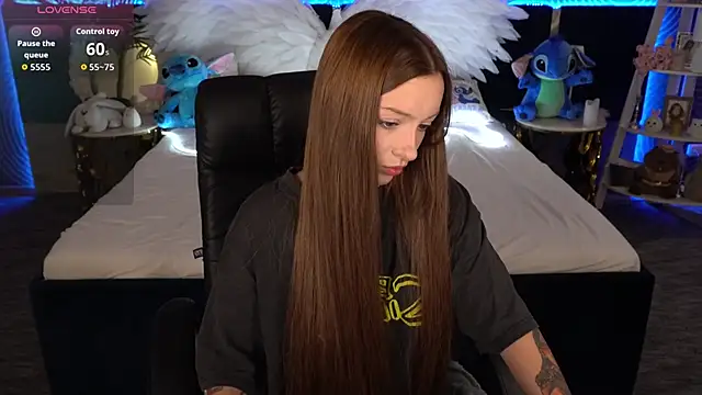 Snapshot of FoxyMayy chatting on October 23, 2025, 1:10 pm FoxyMayy online show from October 23, 2025, 1:10 pm