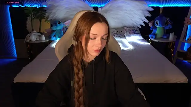 Snapshot of FoxyMayy chatting on October 27, 2025, 1:59 pm FoxyMayy online show from October 27, 2025, 1:59 pm