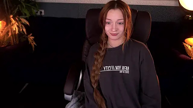 Snapshot of FoxyMayy chatting on November 18, 2025, 3:16 pm FoxyMayy online show from November 18, 2025, 3:16 pm