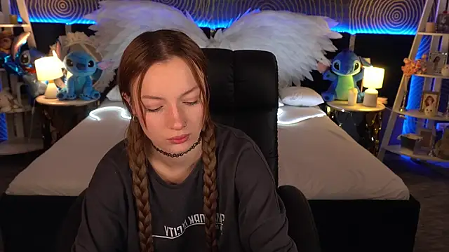 Snapshot of FoxyMayy chatting on November 26, 2025, 1:56 pm FoxyMayy online show from November 26, 2025, 1:56 pm