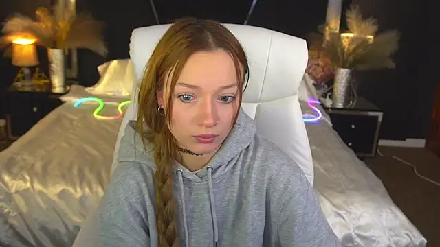 Snapshot of FoxyMayy chatting on November 30, 2025, 7:34 am FoxyMayy online show from November 30, 2025, 7:34 am