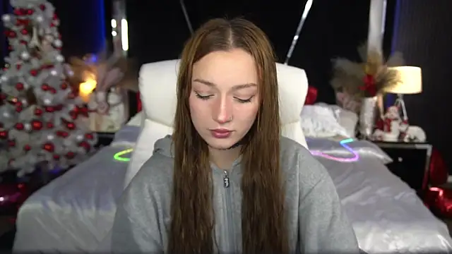 Snapshot of FoxyMayy chatting on December 13, 2025, 9:09 pm FoxyMayy online show from December 13, 2025, 9:09 pm