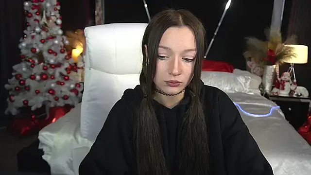 Snapshot of FoxyMayy chatting on December 16, 2025, 10:26 pm FoxyMayy online show from December 16, 2025, 10:26 pm