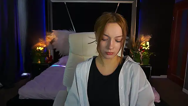 Snapshot of FoxyMayy chatting on May 18, 2026, 1:06 pm FoxyMayy online show from May 18, 2026, 1:06 pm