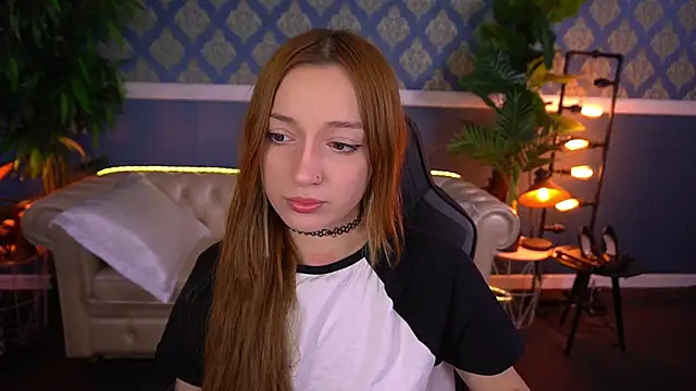 Snapshot of FoxyMayy chatting on May 21, 2026, 1:07 pm FoxyMayy online show from May 21, 2026, 1:07 pm