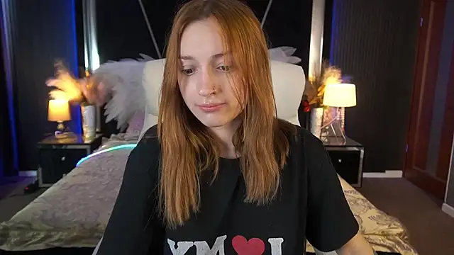 Snapshot of FoxyMayy chatting on June 24, 2026, 12:59 pm FoxyMayy online show from June 24, 2026, 12:59 pm