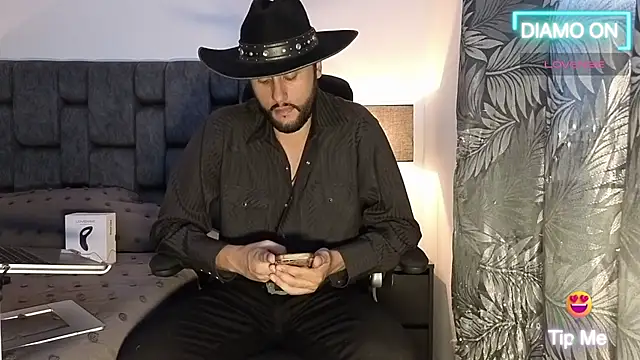 Thomas redcol online show from October 31, 2025, 8:43 pm