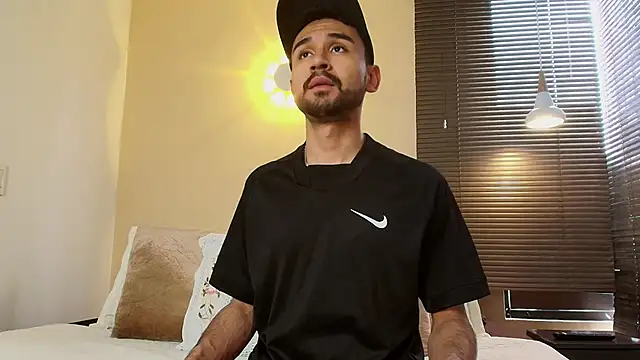 Axel Moon S online show from October 20, 2025, 6:30 pm