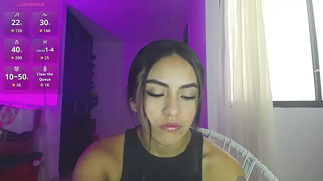 Snapshot of Leslie_Bussh_ chatting on May 27, 2026, 2:47 pm Leslie Bussh online show from May 27, 2026, 2:47 pm