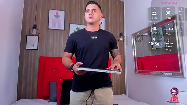 Snapshot of big-tyler chatting on November 8, 2025, 8:18 pm big-tyler online show from November 8, 2025, 8:18 pm